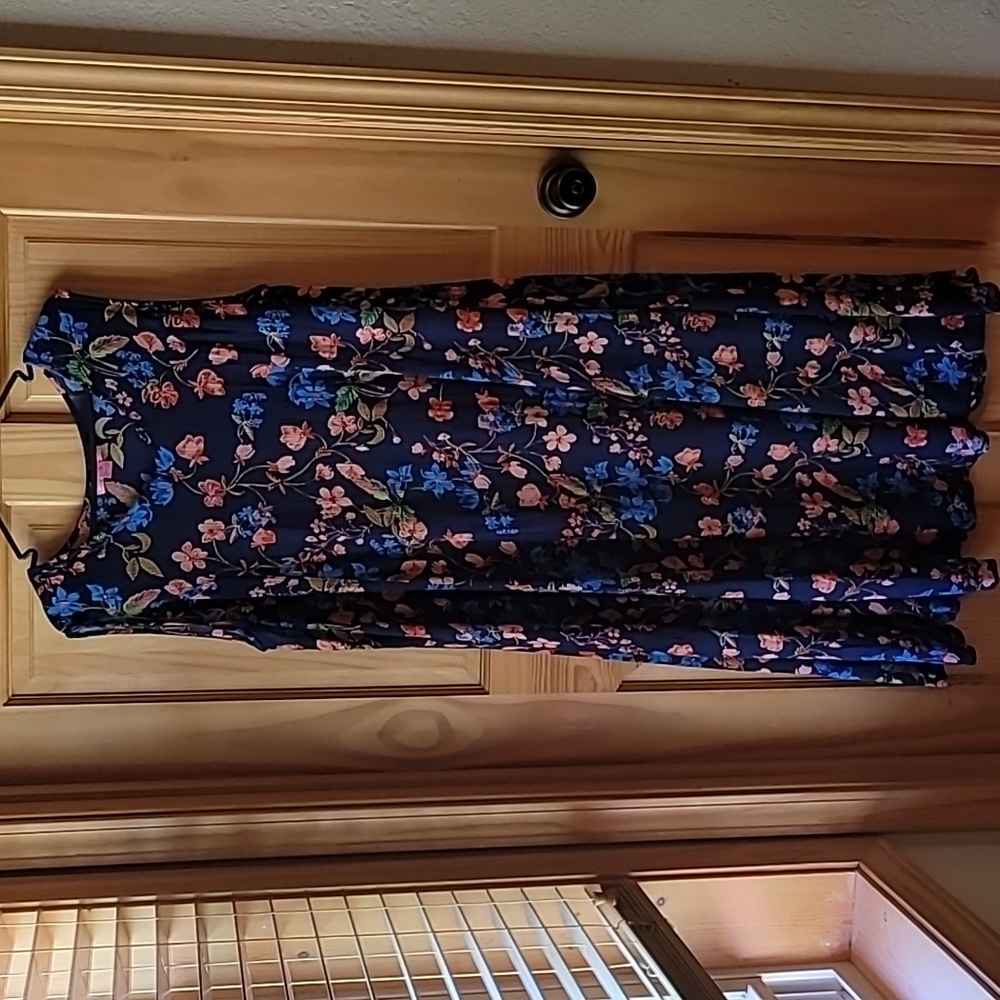 Woman Within sleeveless crinkle A-line dress. Size Large - Petite Length 48 in.